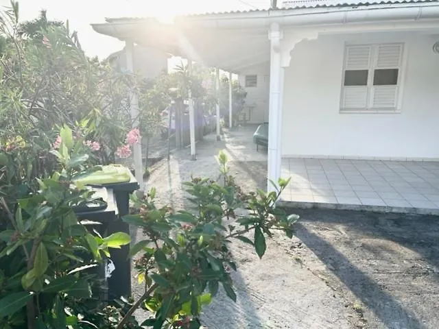 Villa Cloison Du Bonheur à Le Lamentin 0*,  Martinique